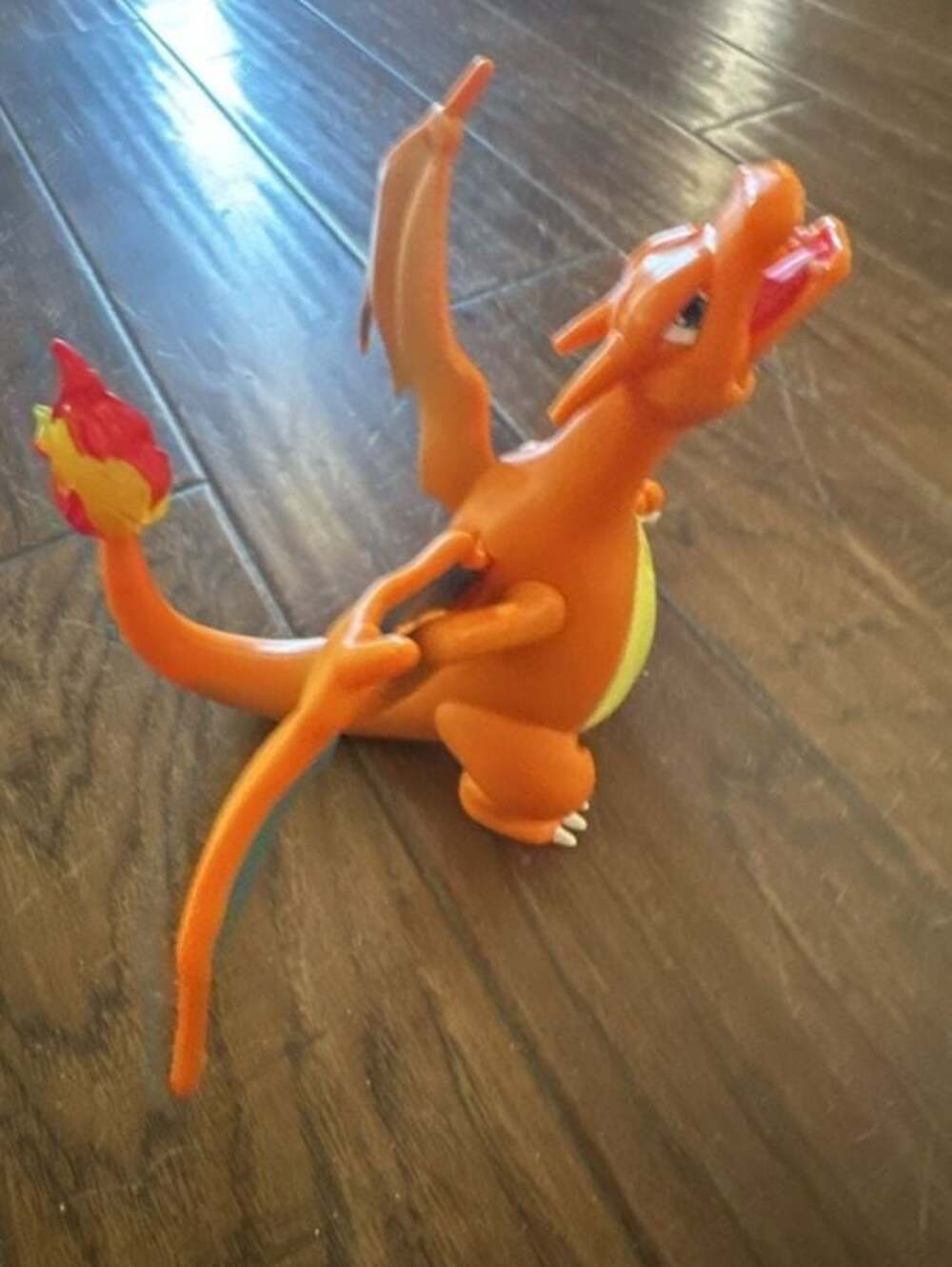 Pokemon Flame & Flight Deluxe Charizard Action Figure